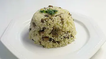 Gombás párolt rizs